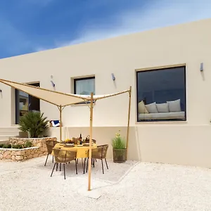 https://apt-kartika-charming-house.sicilyhotelsitaly.net